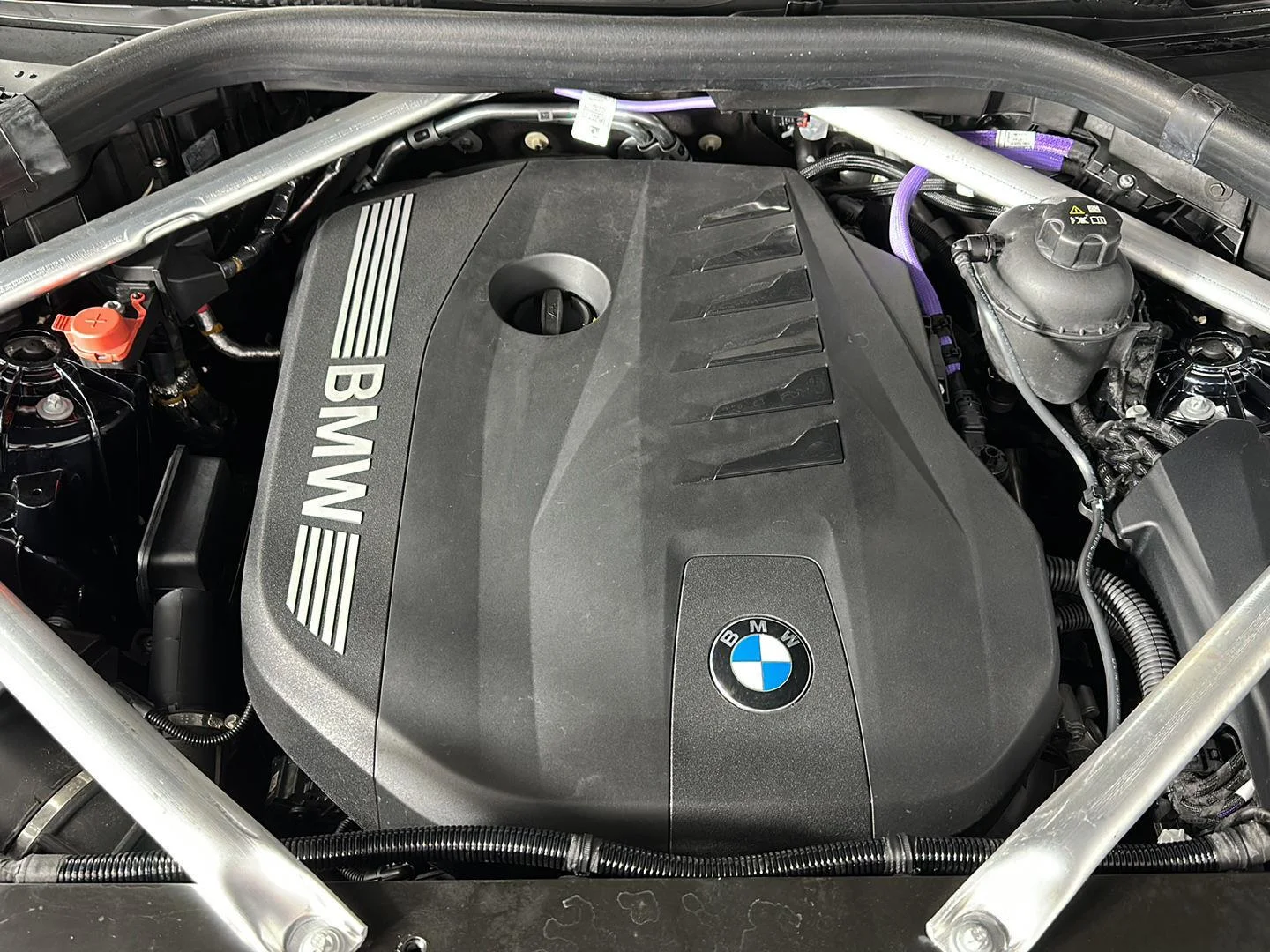 Used 2025 Carbon Black Metallic BMW xDrive40i image 28