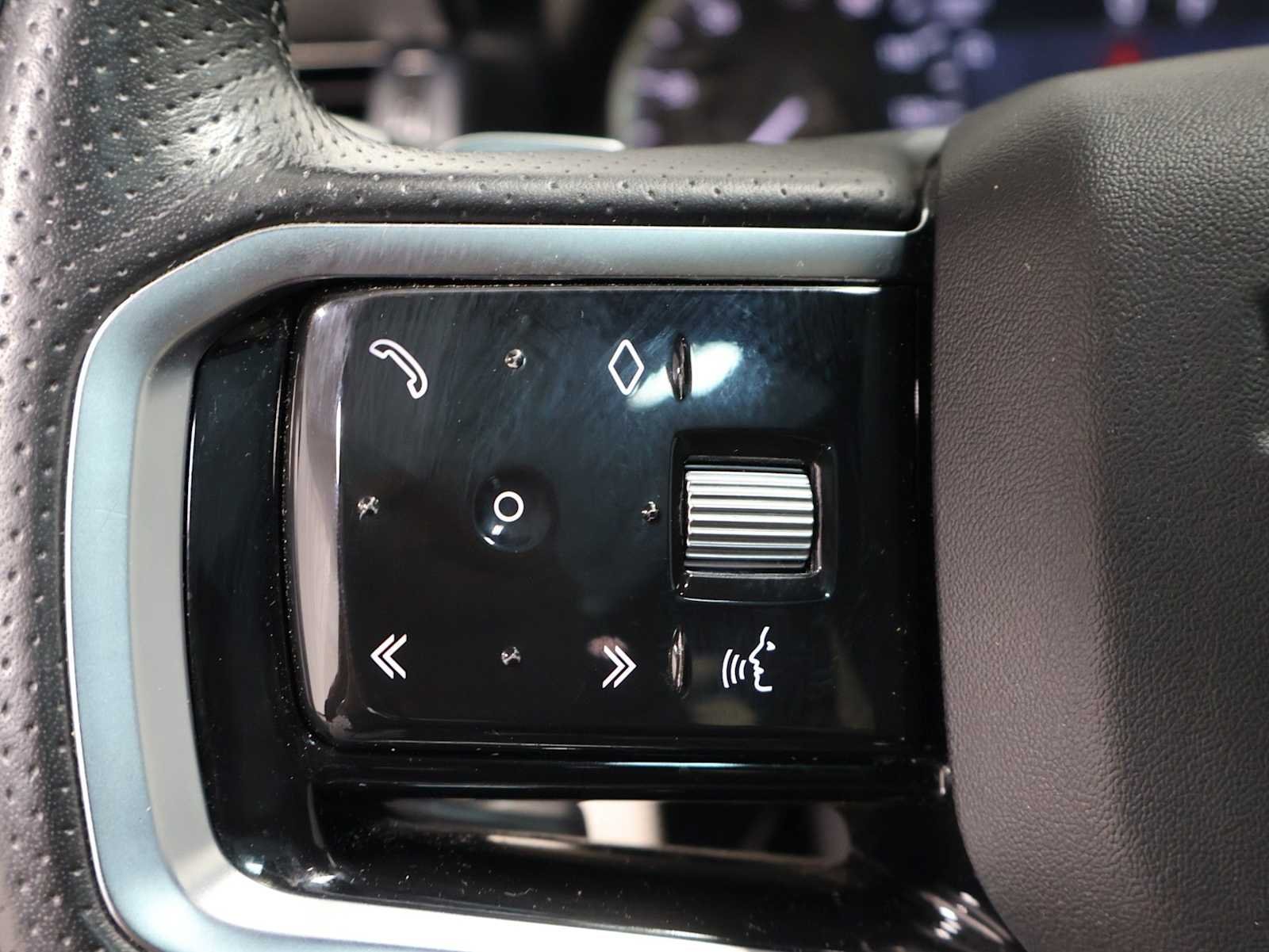 Used 2022  Land Rover S R-Dynamic image 25