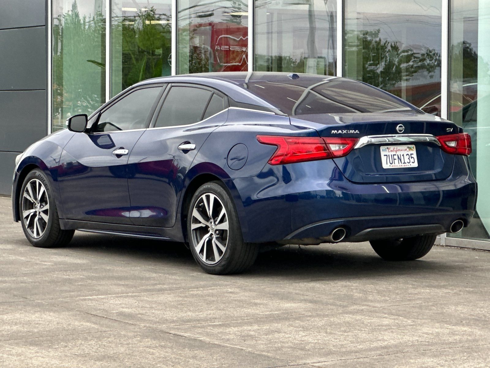 Used 2017 Deep Blue Pearl Nissan 3.5 SV image 5