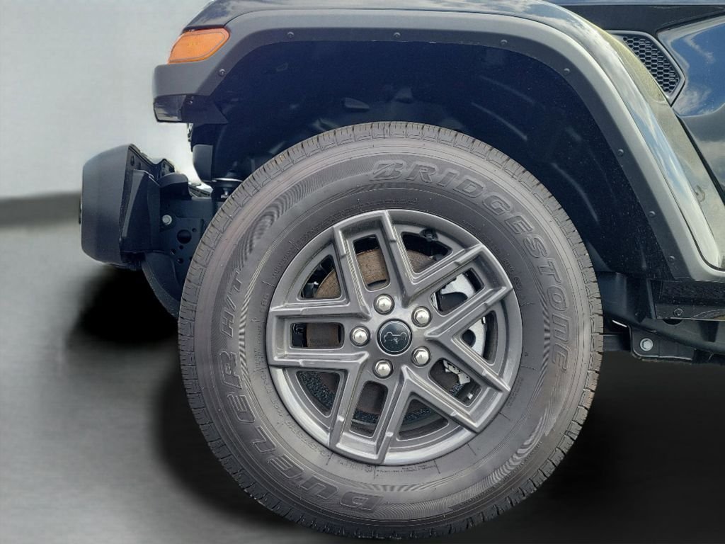 New 2025 Black Clear-Coat Exterior Paint Jeep Sport S image 9