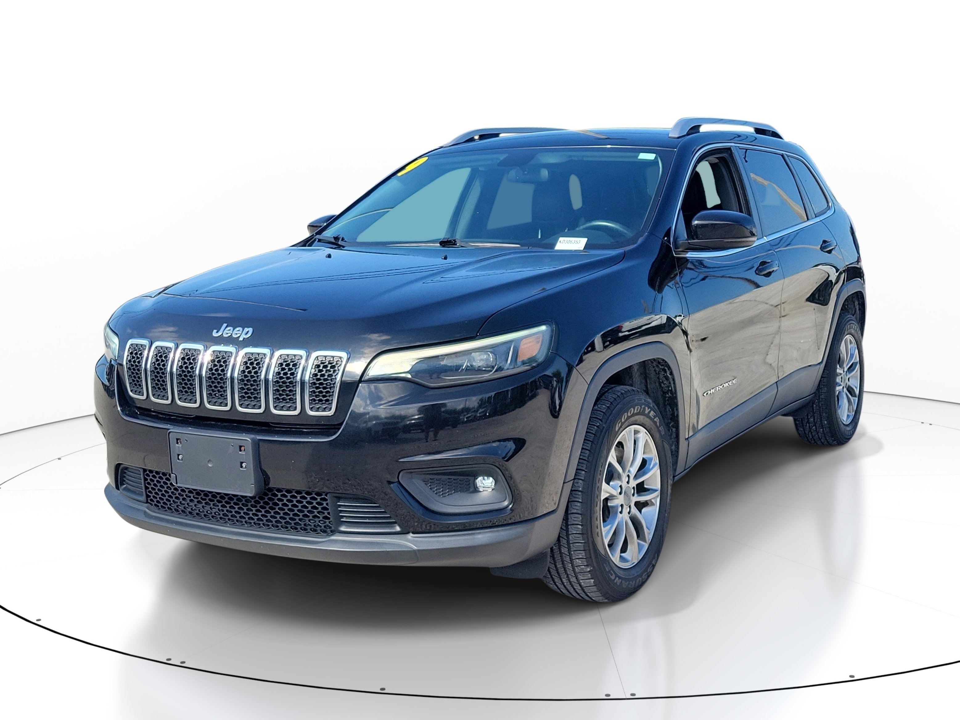Used 2019 Diamond Black Crystal Pearlcoat Jeep Latitude Plus image 3