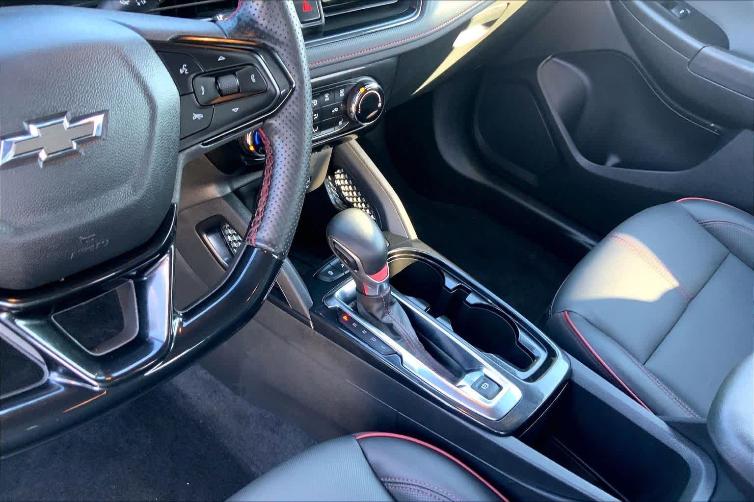 Used 2025 Iridescent Pearl Tricoat Chevrolet RS image 16