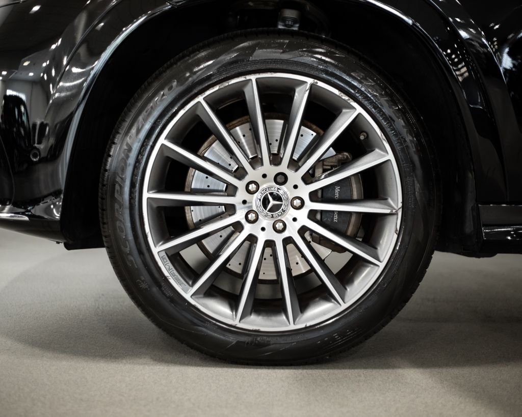 Certified Used 2024 Black Mercedes-Benz GLE 350 image 4