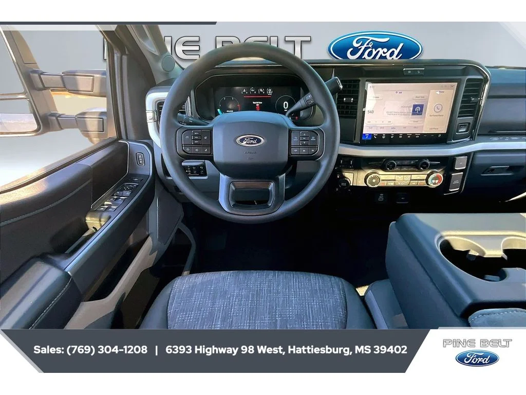 New 2026 Oxford White Ford F-250® XLT image 5
