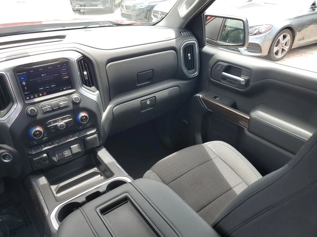 Used 2019 Red Chevrolet RST image 17