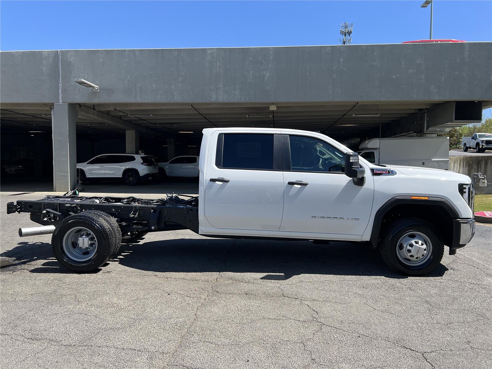 2026 GMC Sierra 3500 Chassis Cab Pro - Photo 8