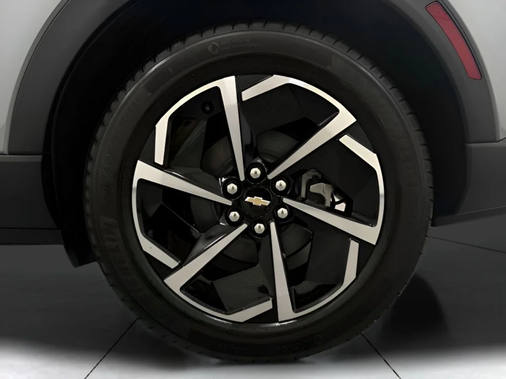 Used 2026 Gray Chevrolet LT image 27