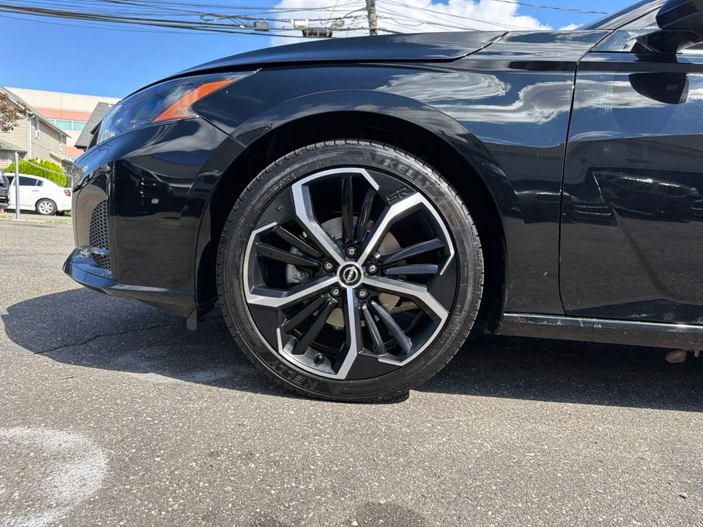 Used 2024 Black Nissan 2.5 SR image 6