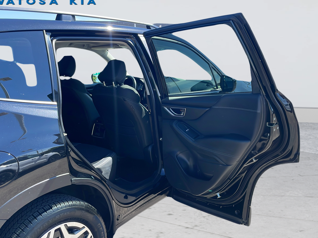 Used 2019 Black Subaru Premium image 40
