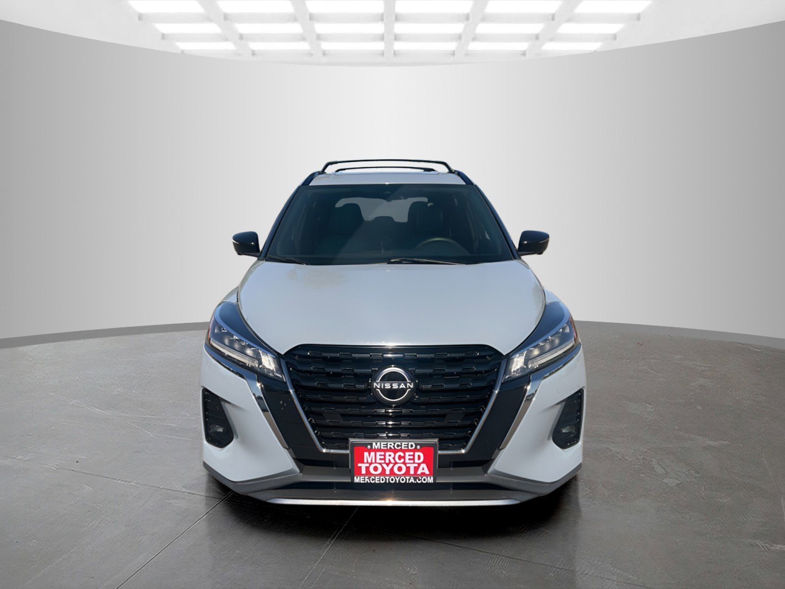 Used 2022 Boulder Gray Pearl Nissan SR image 8