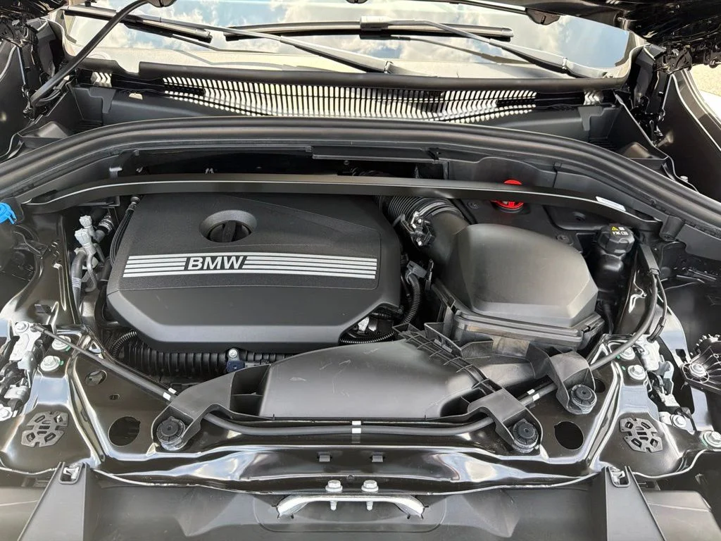 Used 2023 Black BMW xDrive28i image 13