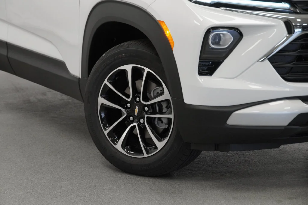 New 2026 Summit White Chevrolet LT image 8