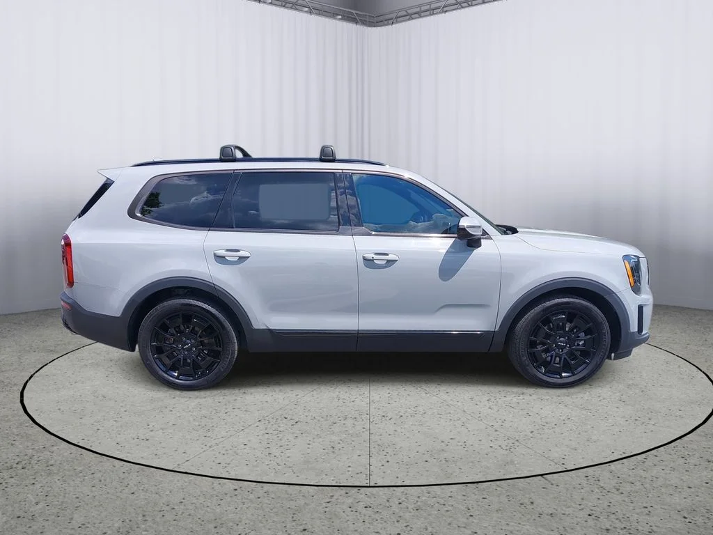 Used 2022 Gray Kia SX image 2