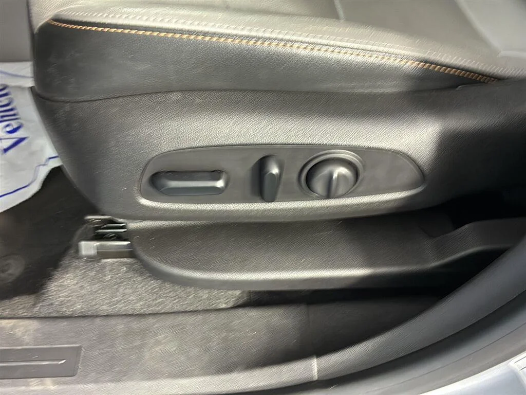 Used 2019 Quicksilver Metallic GMC SLT image 24