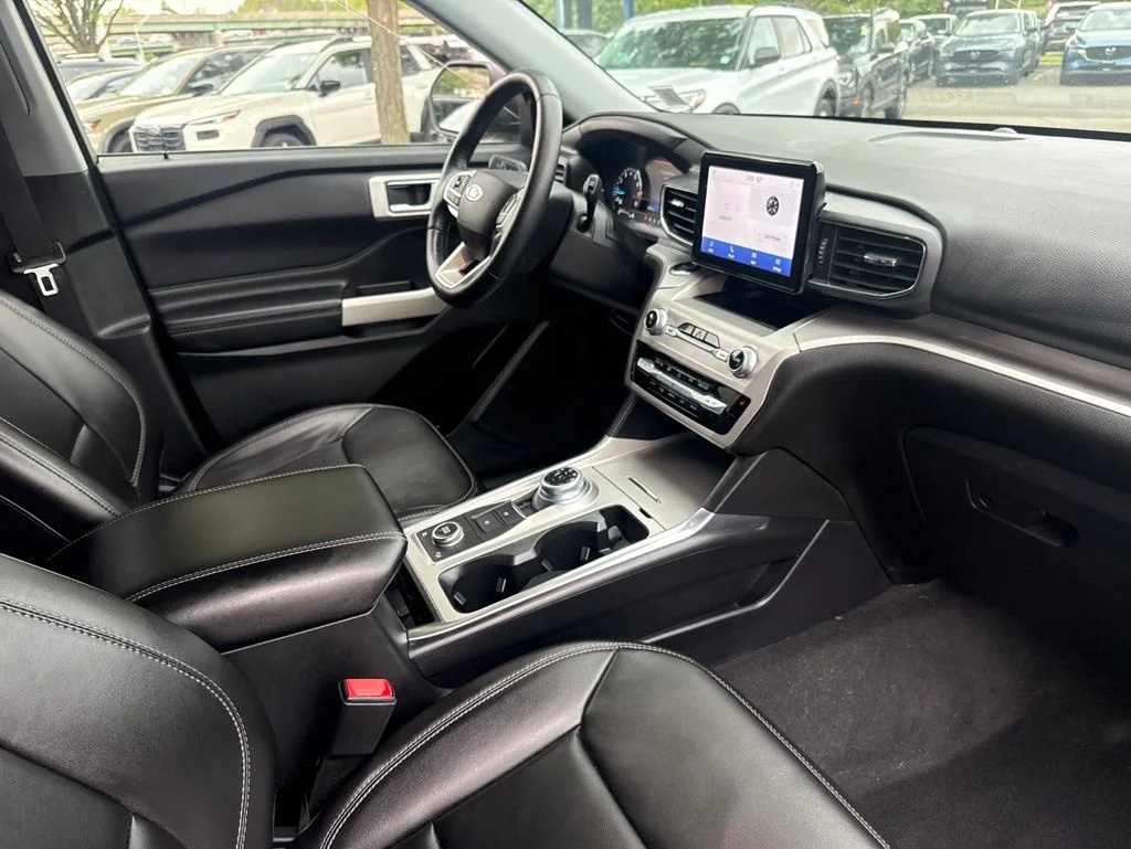 Used 2022 Gray Ford XLT image 30