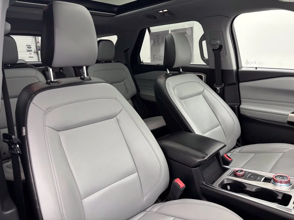 Used 2021 Silver Ford XLT image 35