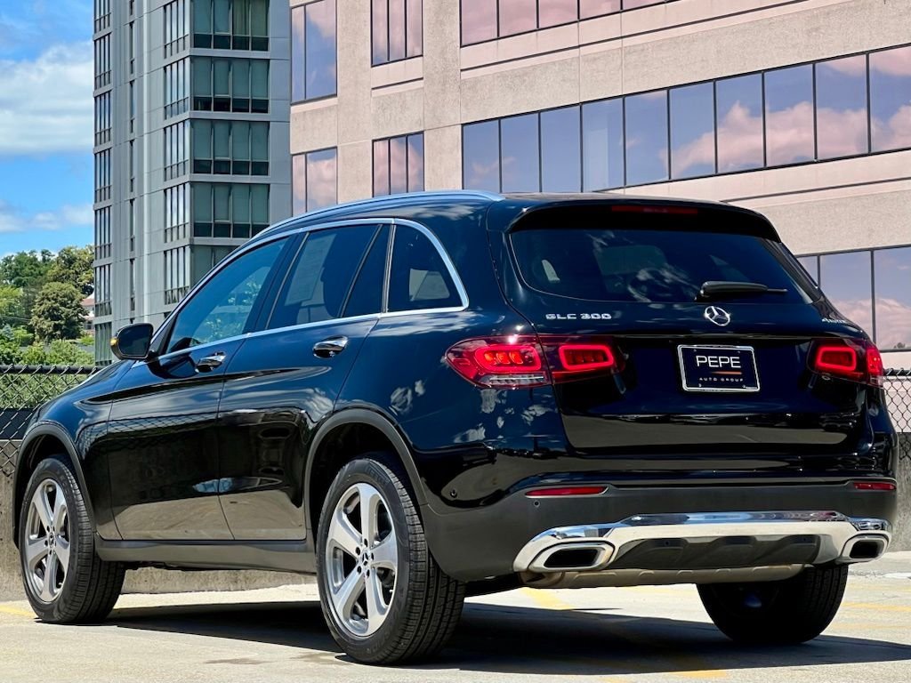 Certified Used 2022  Mercedes-Benz GLC 300 image 5
