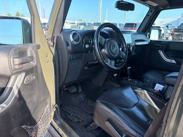 Used 2015 Green Jeep Unlimited Rubicon image 6