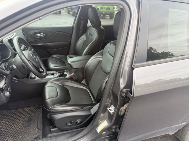 Certified Used 2019 Gray Jeep Altitude image 8