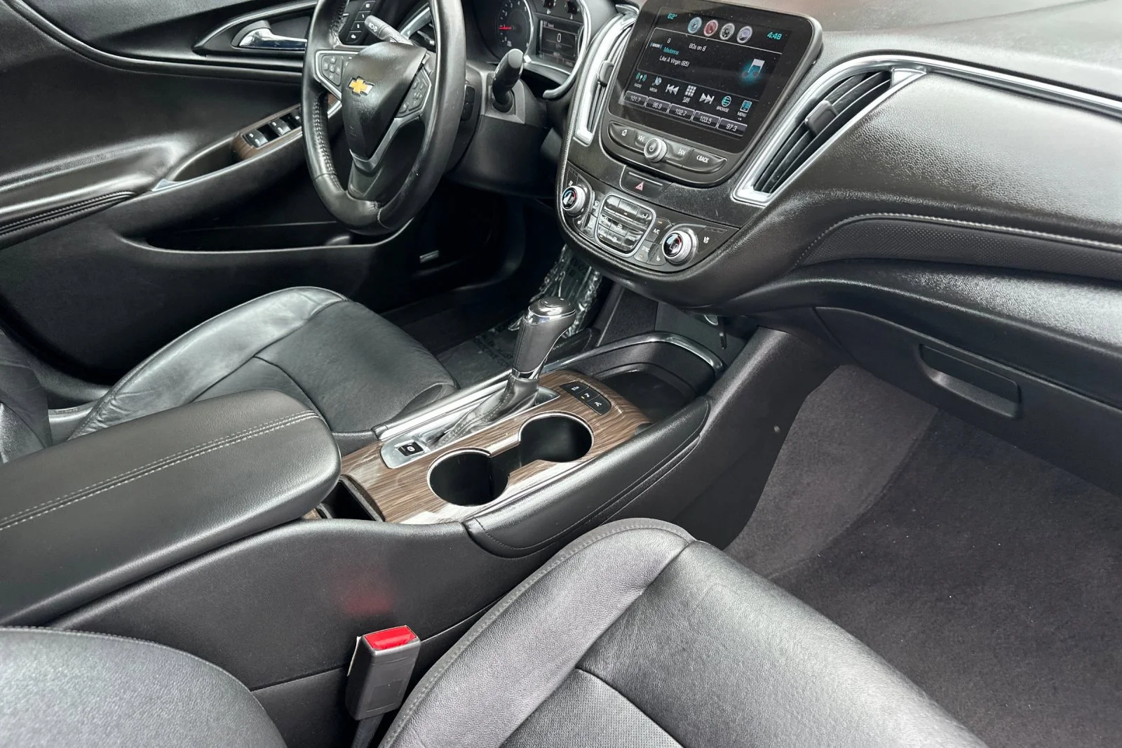 Used 2018 Sandy Ridge Metallic Chevrolet Premier image 15