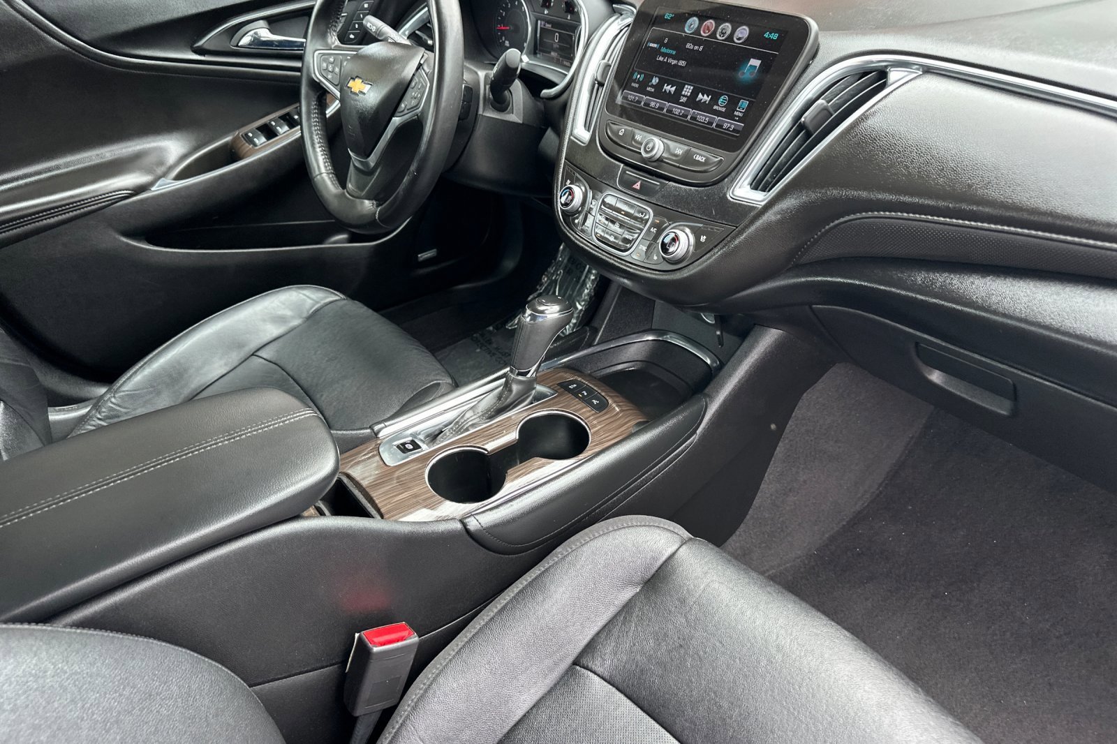 Used 2018 Sandy Ridge Metallic Chevrolet Premier image 15
