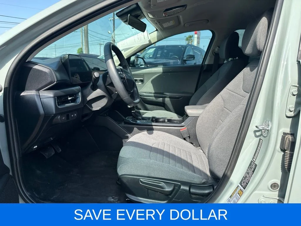 Used 2025 Green Kia EX image 12