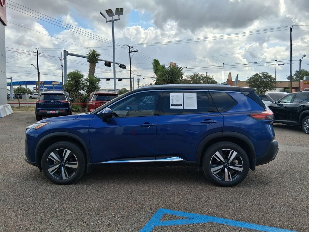 Used 2023 Blue Nissan SL image 3