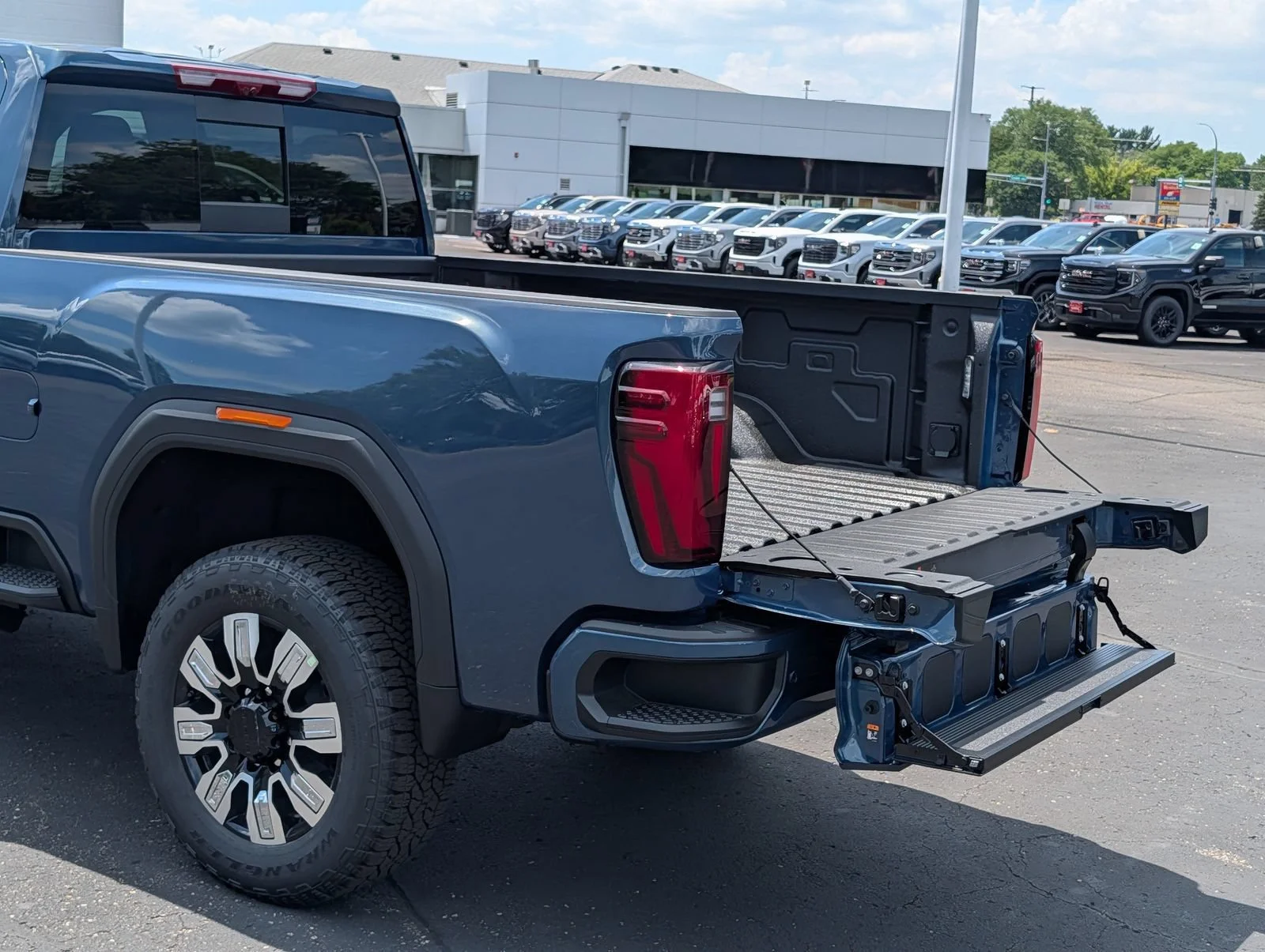 2026 GMC Sierra 3500HD Denali - Photo 6