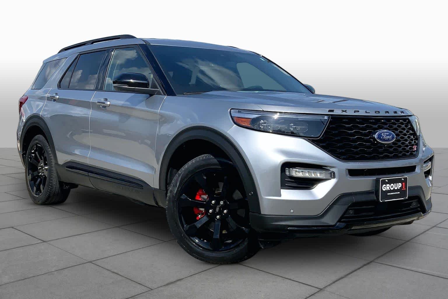 Used 2022 Iconic Silver Ford ST image 3