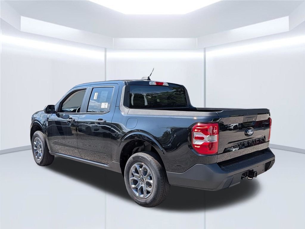 New 2026 Shadow Black Ford XLT image 3