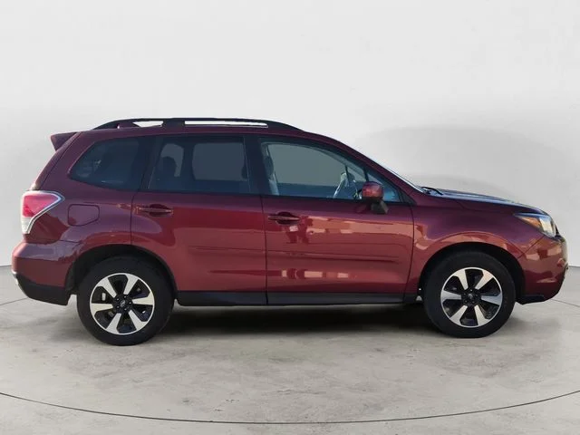 Used 2018 Venetian Red Pearl Subaru 2.5i Premium image 4