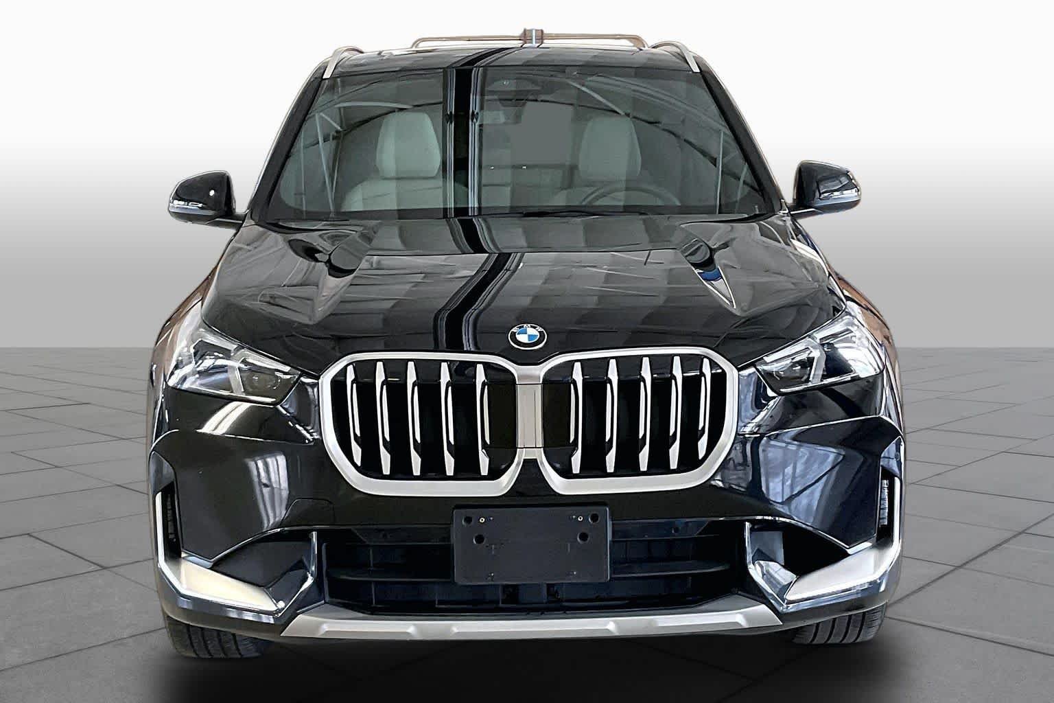 Certified Used 2025 Black Sapphire Metallic BMW xDrive28i image 3