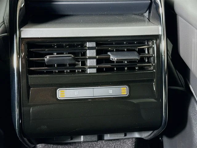 Used 2025 Black Land Rover S image 27