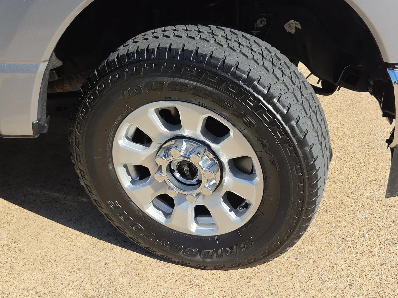 Used 2024 Silver Ford XLT image 31