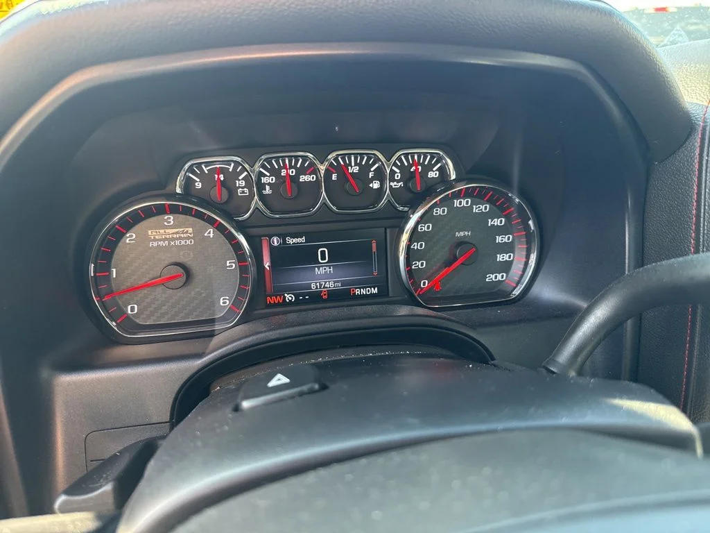 Used 2015 White Diamond Tricoat GMC SLT image 23