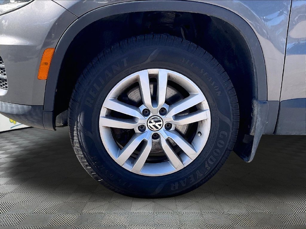 Used 2016 Pepper / Gray Volkswagen S image 7