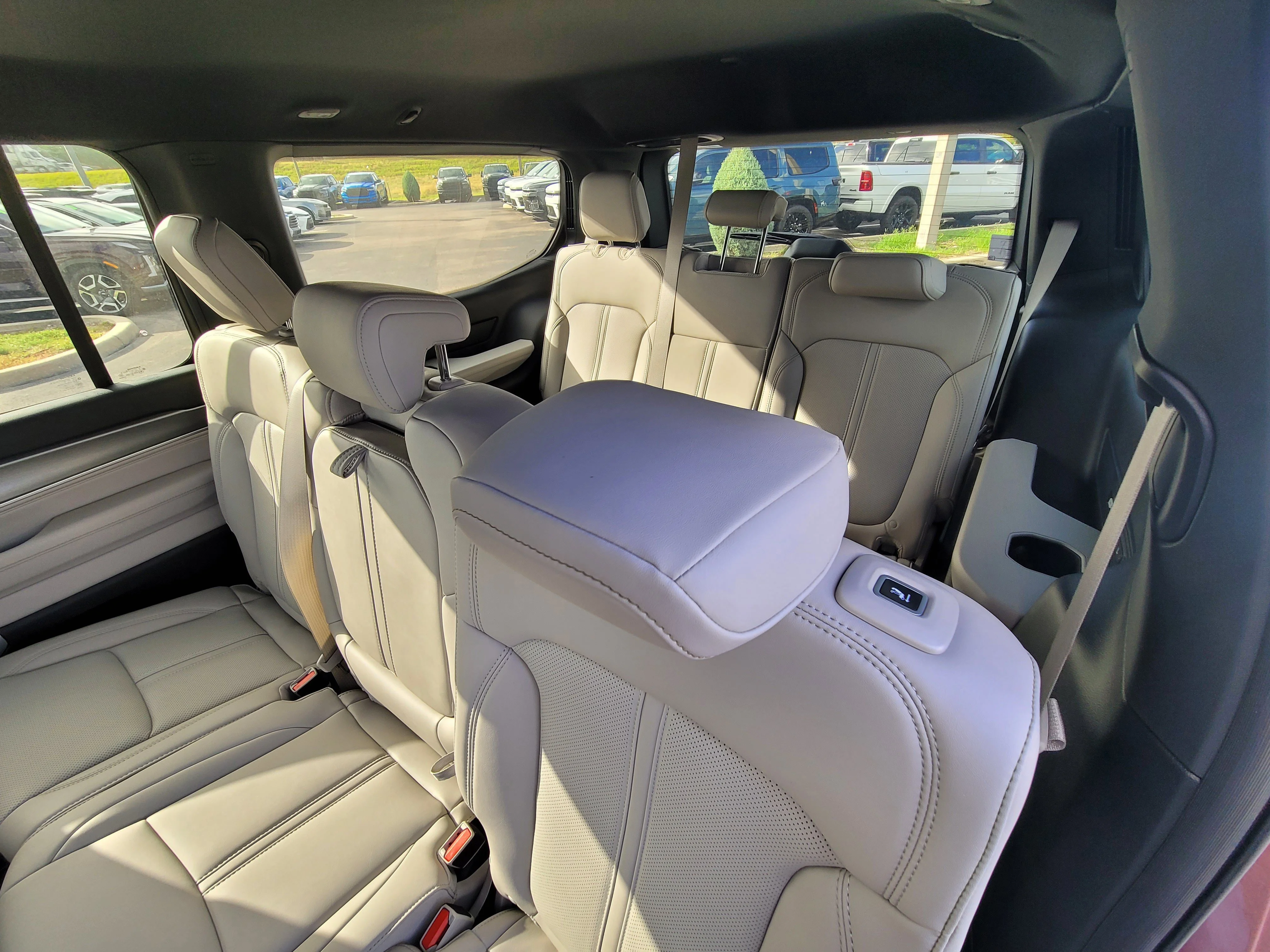 New 2026 Velvet Red Pearlcoat Jeep Limited Altitude image 11