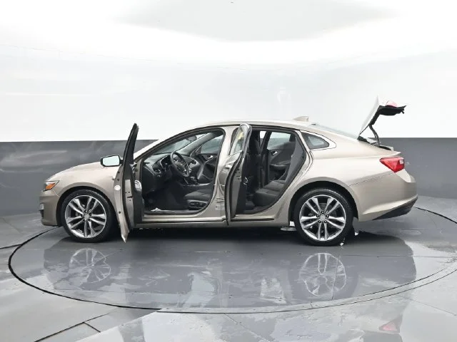 Used 2025 Mineral Gray Metallic Chevrolet LT image 30