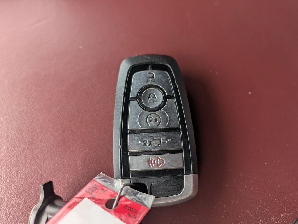 Used 2019 White Ford Platinum image 33