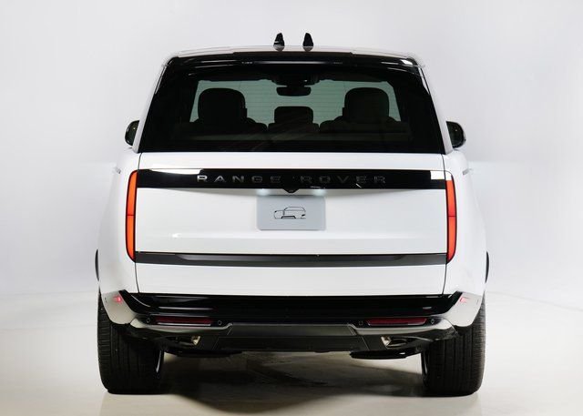 New 2026 Fuji White Land Rover SE image 7
