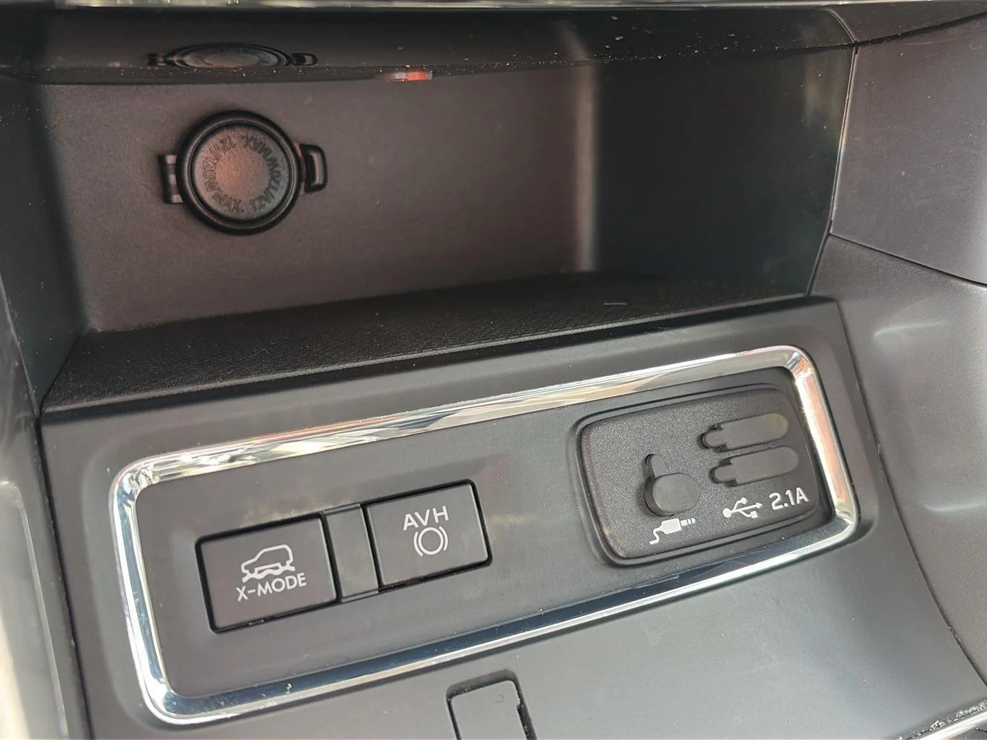 Used 2019 Crystal White Pearl Subaru Limited image 13