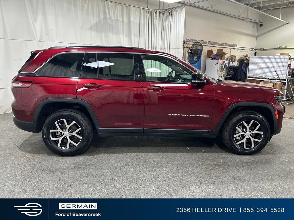 Used 2024 Velvet Jeep Limited image 9