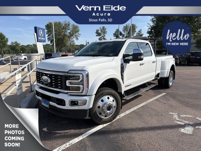 Used 2026 White Metallic Ford Platinum image 1