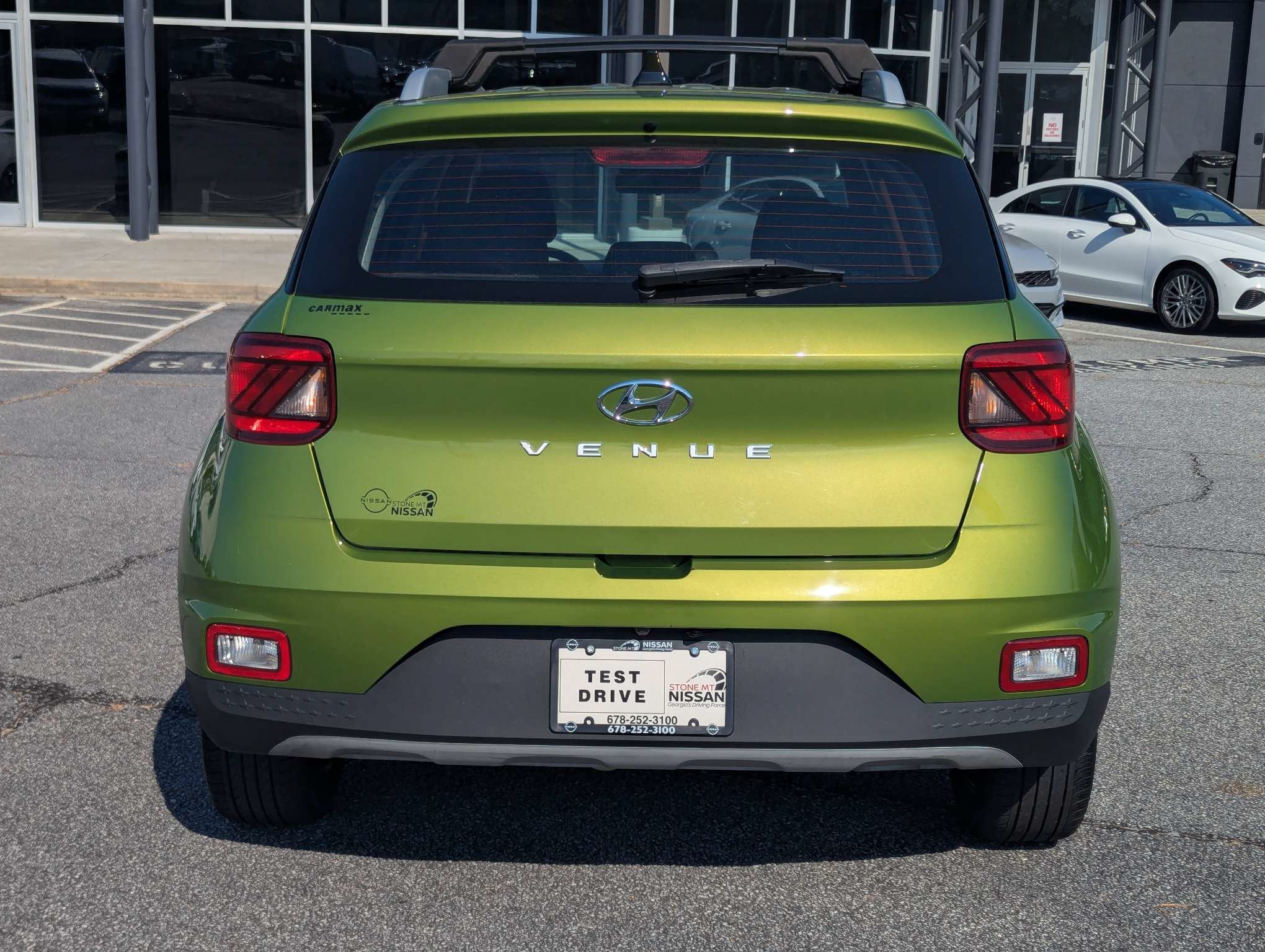 Used 2022 Green Hyundai SEL image 4