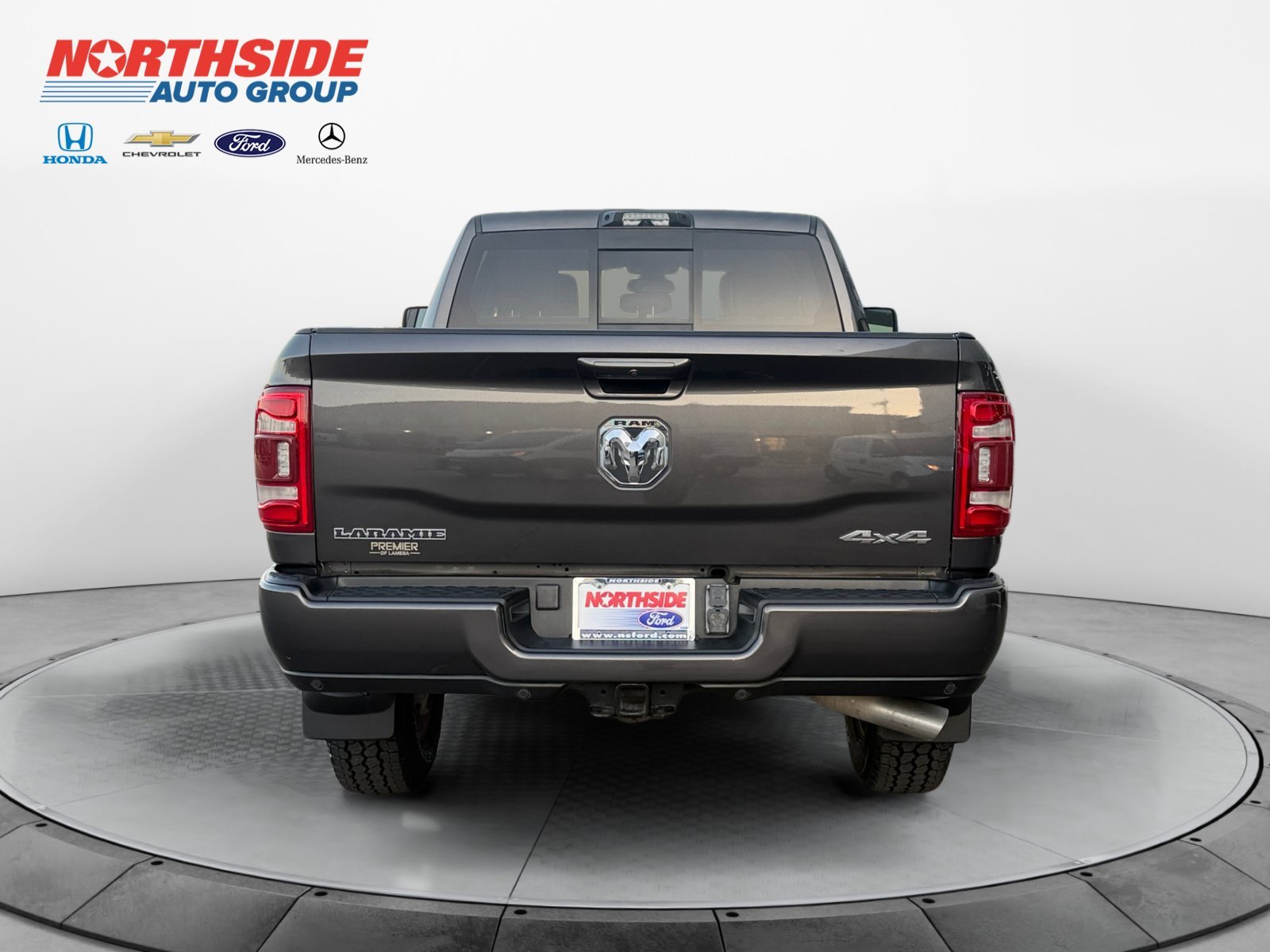 Certified Used 2023 Granite Crystal Clearcoat Metallic Ram Laramie image 6