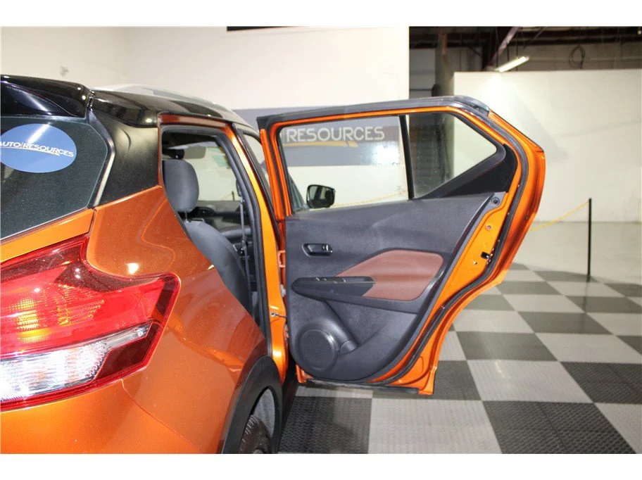 Used 2020 Monarch Orange/Super Black Nissan SR image 23