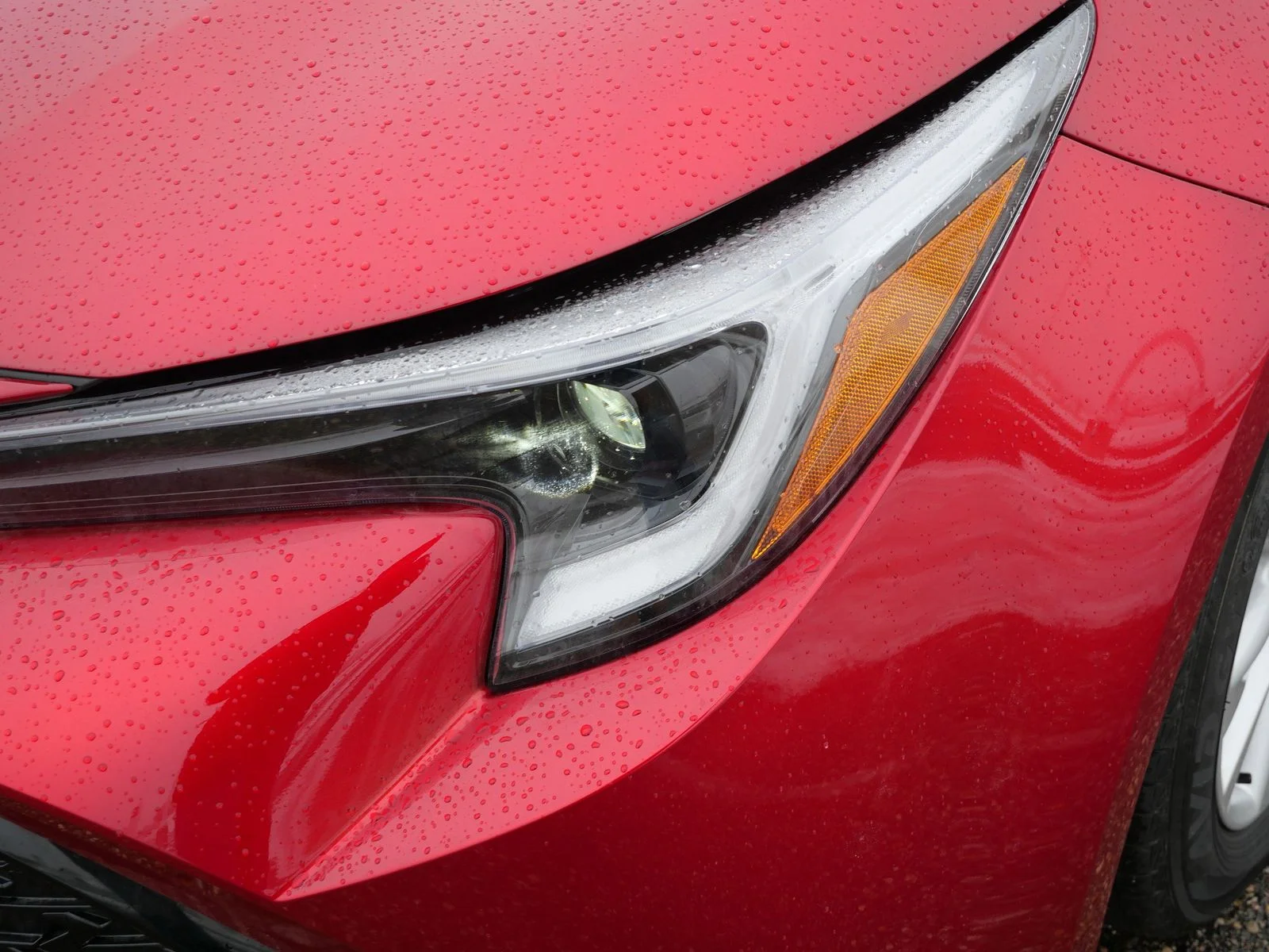 2026 Toyota Corolla Hatchback SE - Photo 9