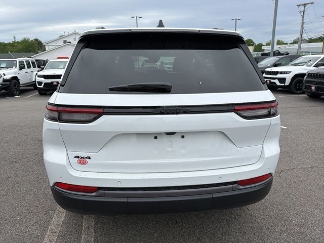 New 2026 Bright White Clear-Coat Exterior Paint Jeep Altitude image 4