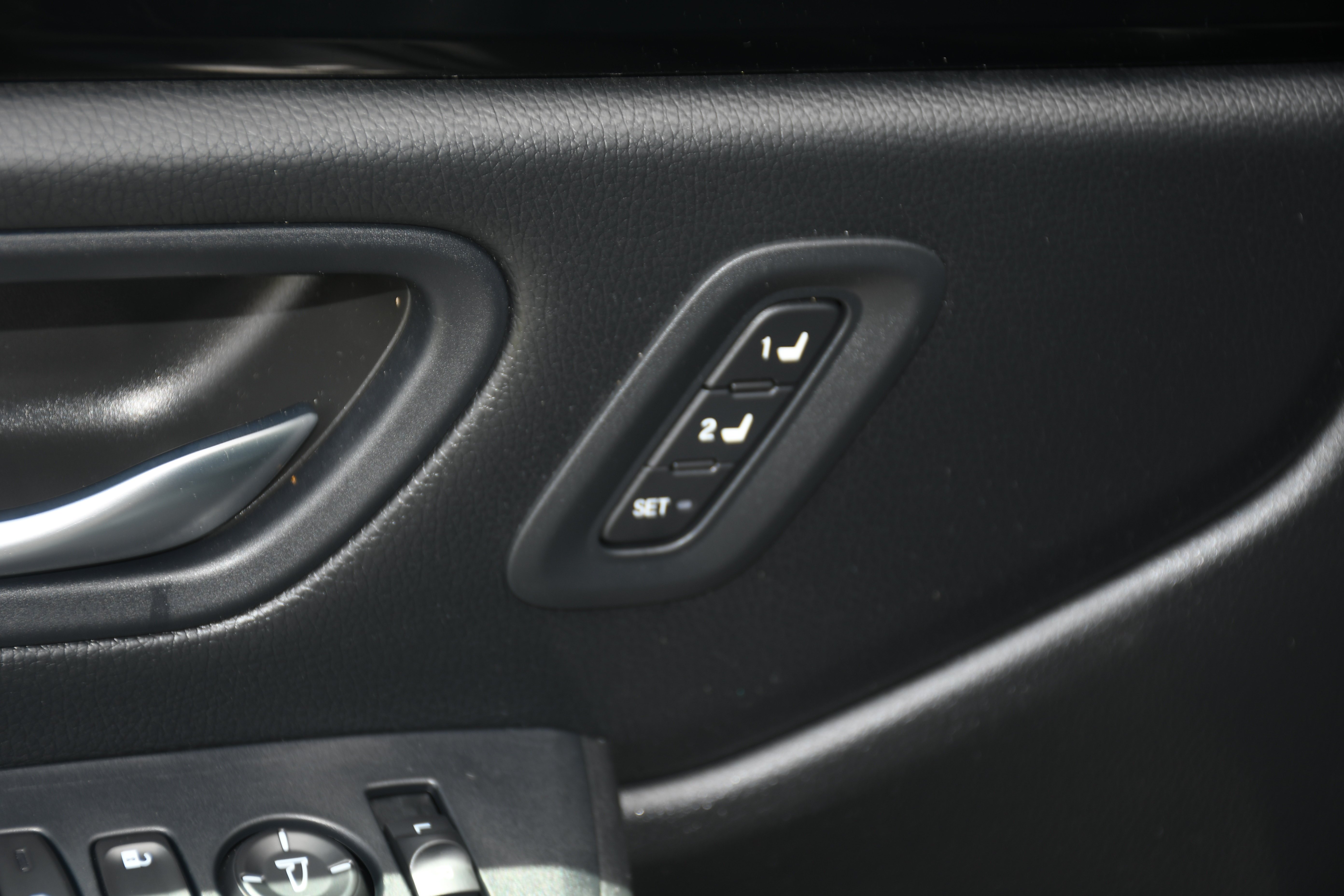 Used 2025 Black Honda EX-L image 11