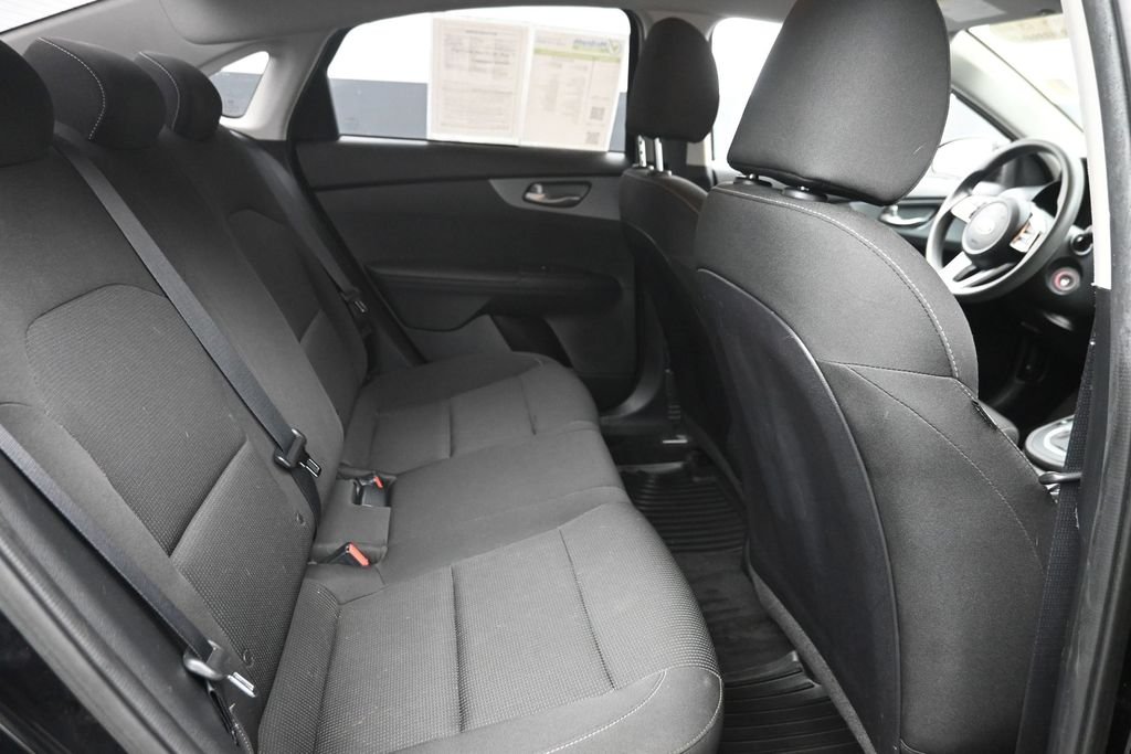 Used 2021 Black Kia FE image 10